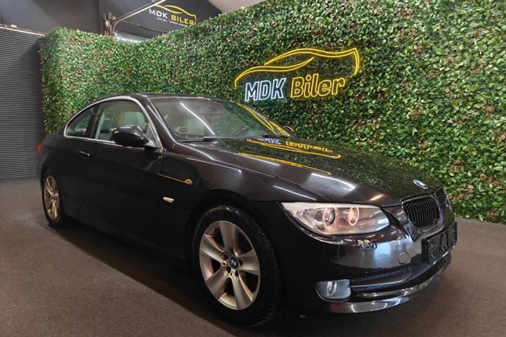 undefined BMW 325i fra 2010 set udefra