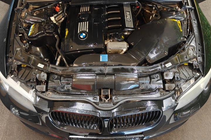 undefined BMW 325i fra 2010