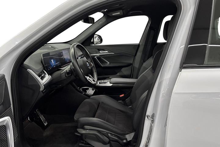 Hvid BMW iX1 fra 2024