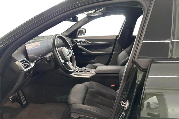 Grøn BMW i4 fra 2024