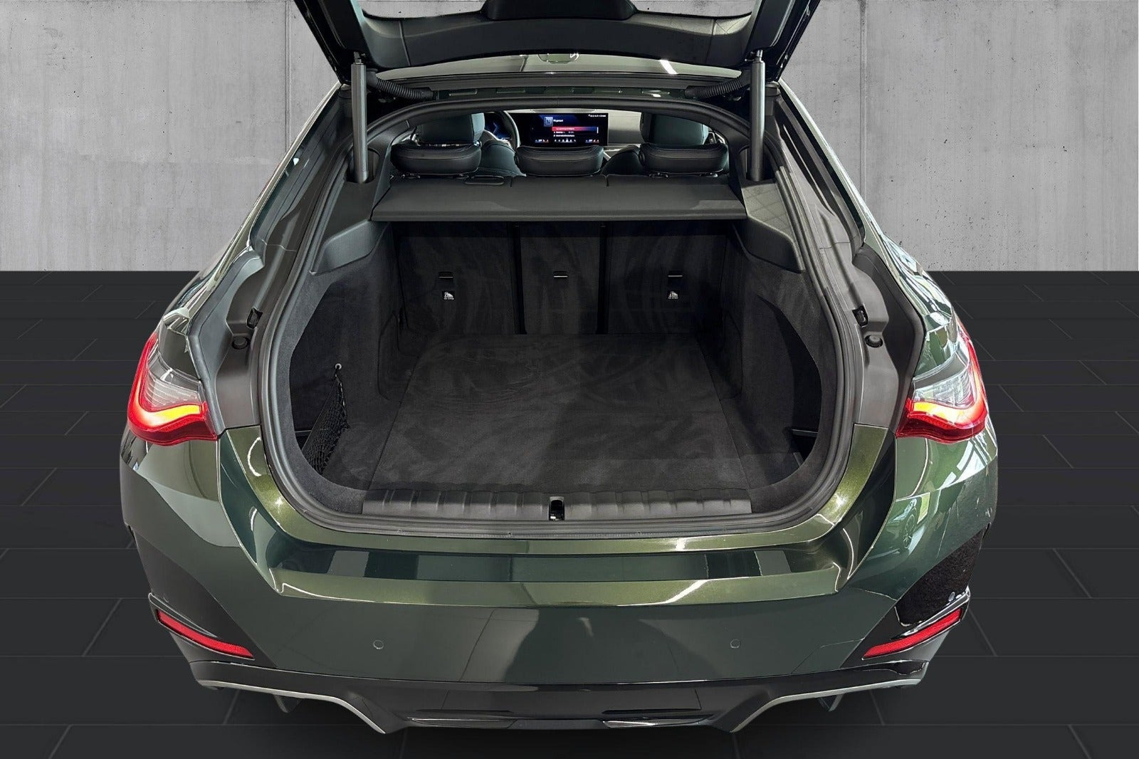 Grøn BMW i4 fra 2024