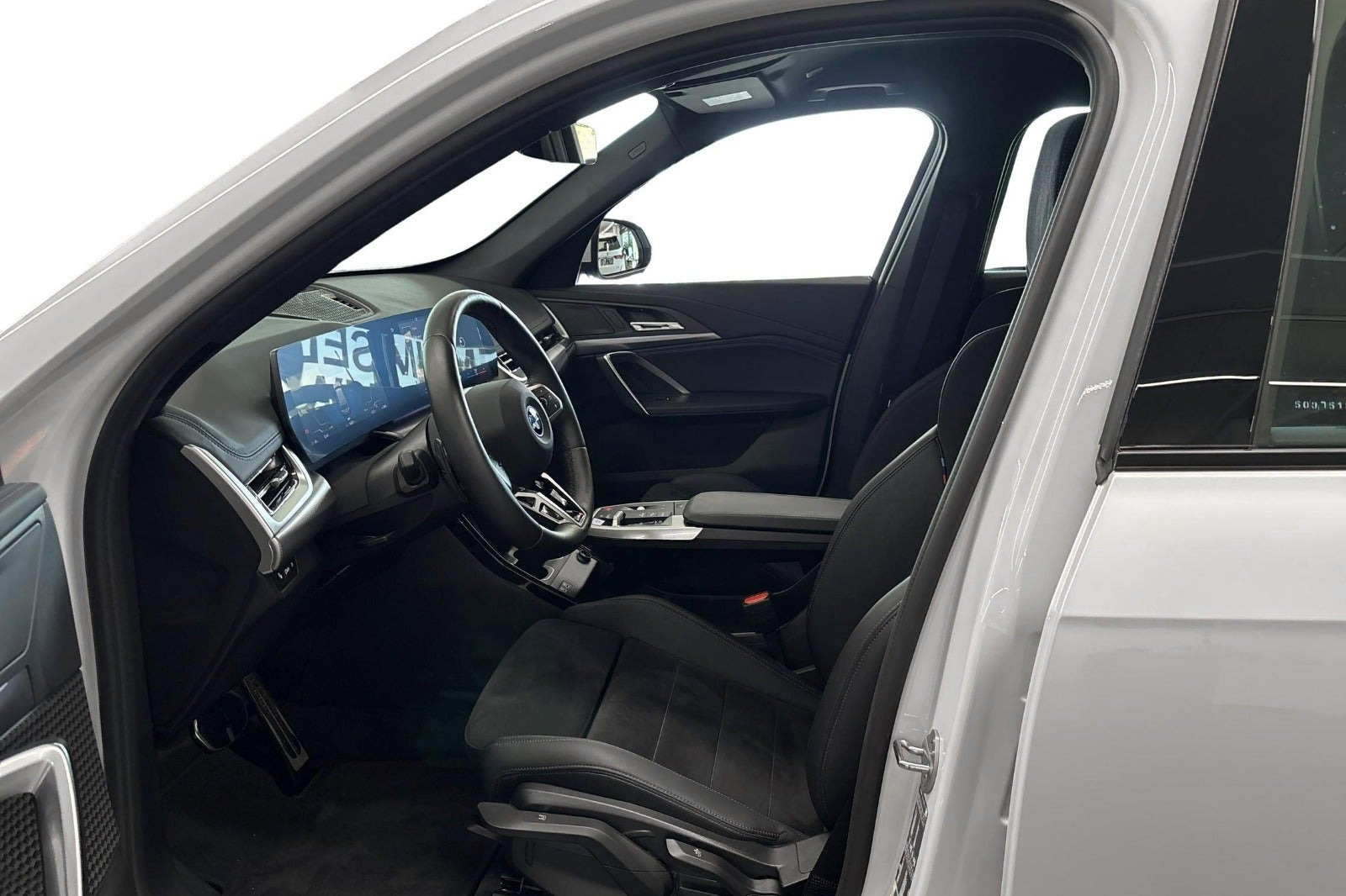 Hvid BMW iX1 fra 2024