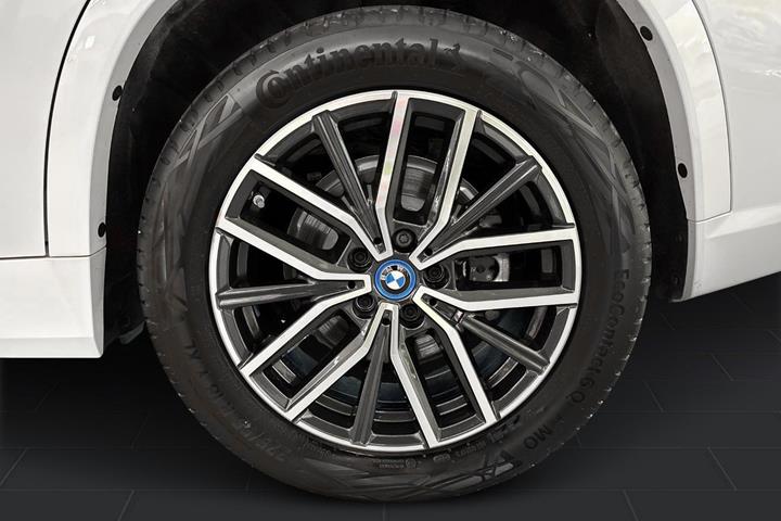 Hvid BMW iX1 fra 2024