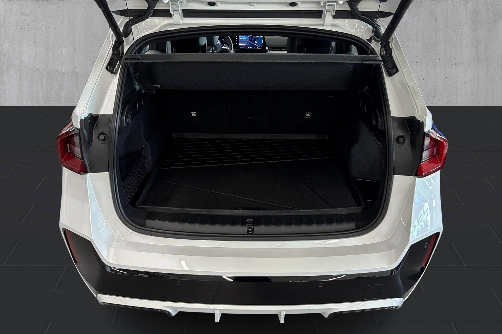 Hvid BMW iX1 fra 2024