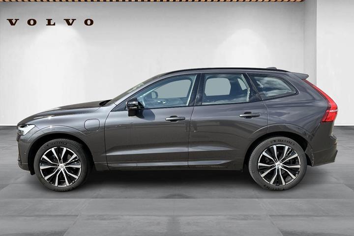 Grå Volvo XC60 fra 2023