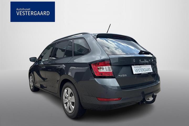 Grå Skoda Fabia fra 2021
