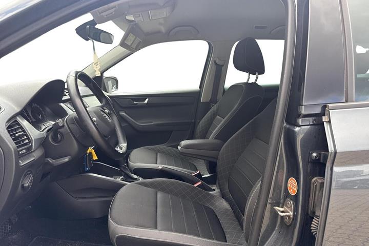 Grå Skoda Fabia fra 2021