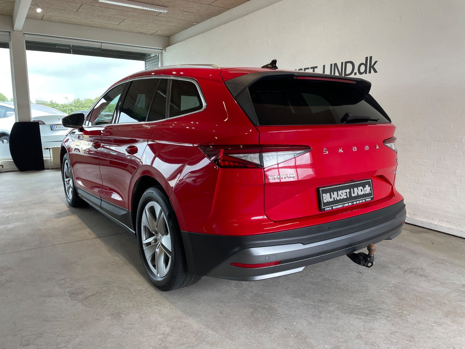 Rød Skoda Enyaq fra 2023