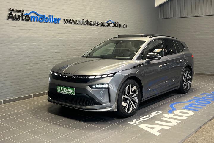 Grå Skoda Enyaq fra 2026 set udefra