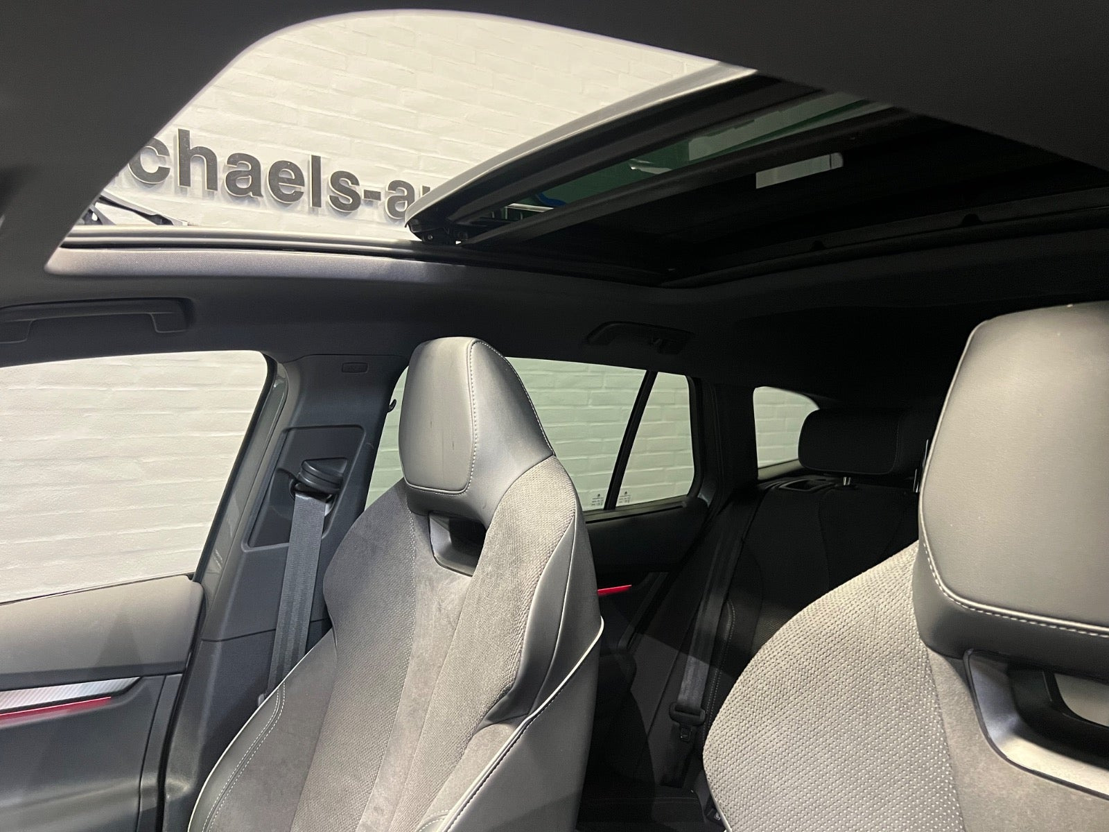 Grå Skoda Enyaq fra 2026