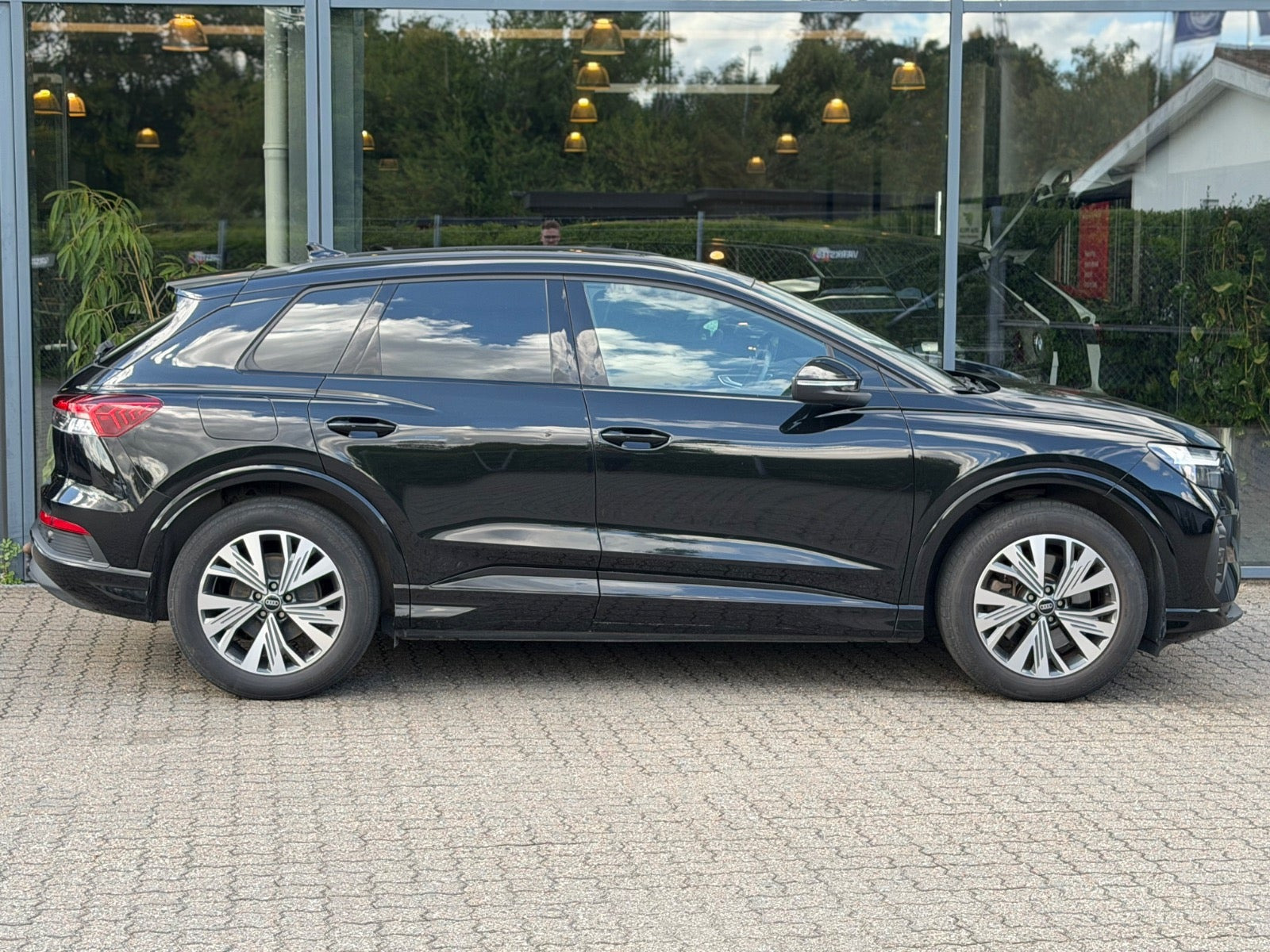 Sort Audi Q4 e-tron fra 2023