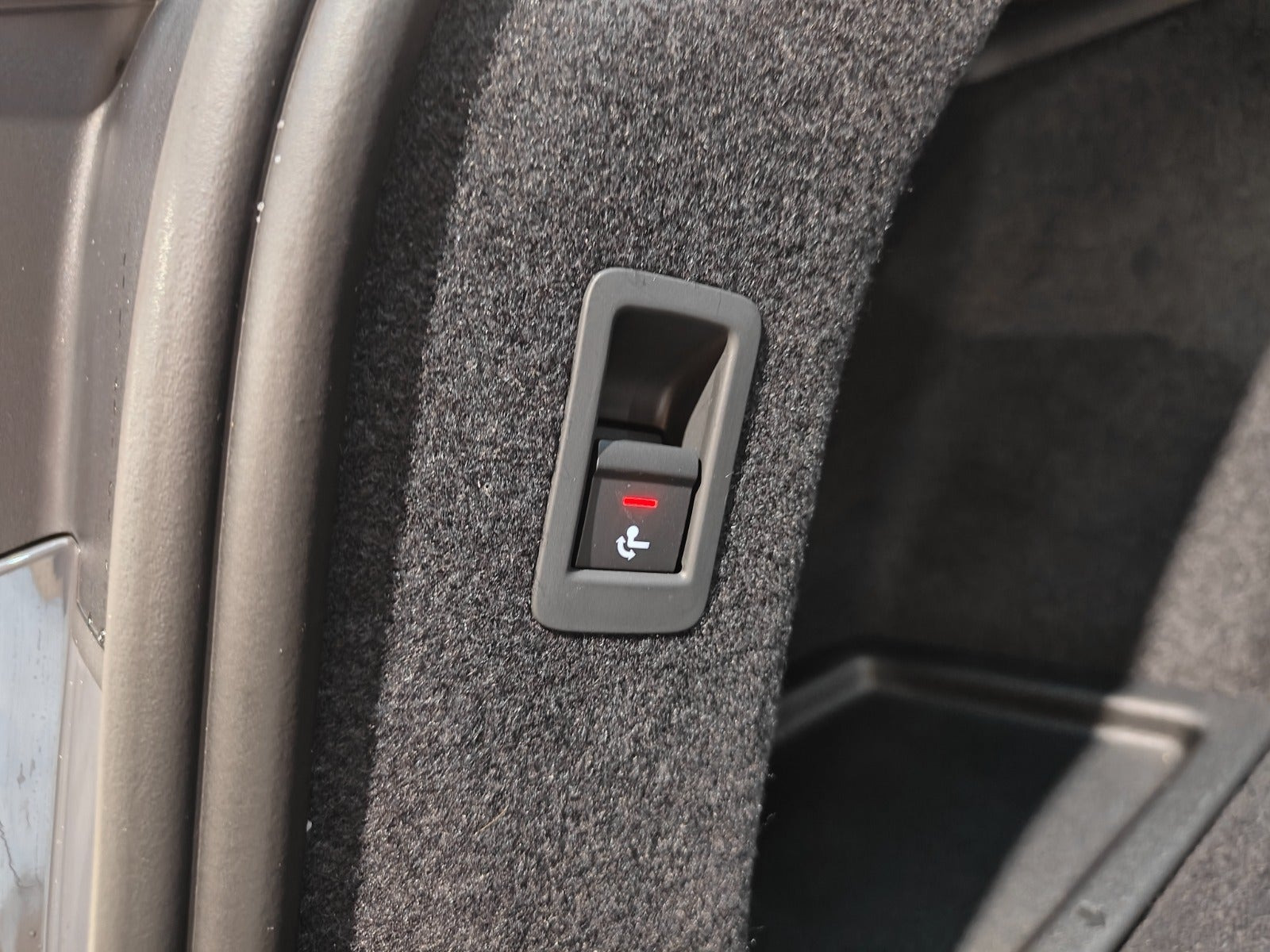 Grå Audi A6 e-tron fra 2025