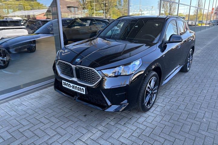 Sort BMW iX2 fra 2026