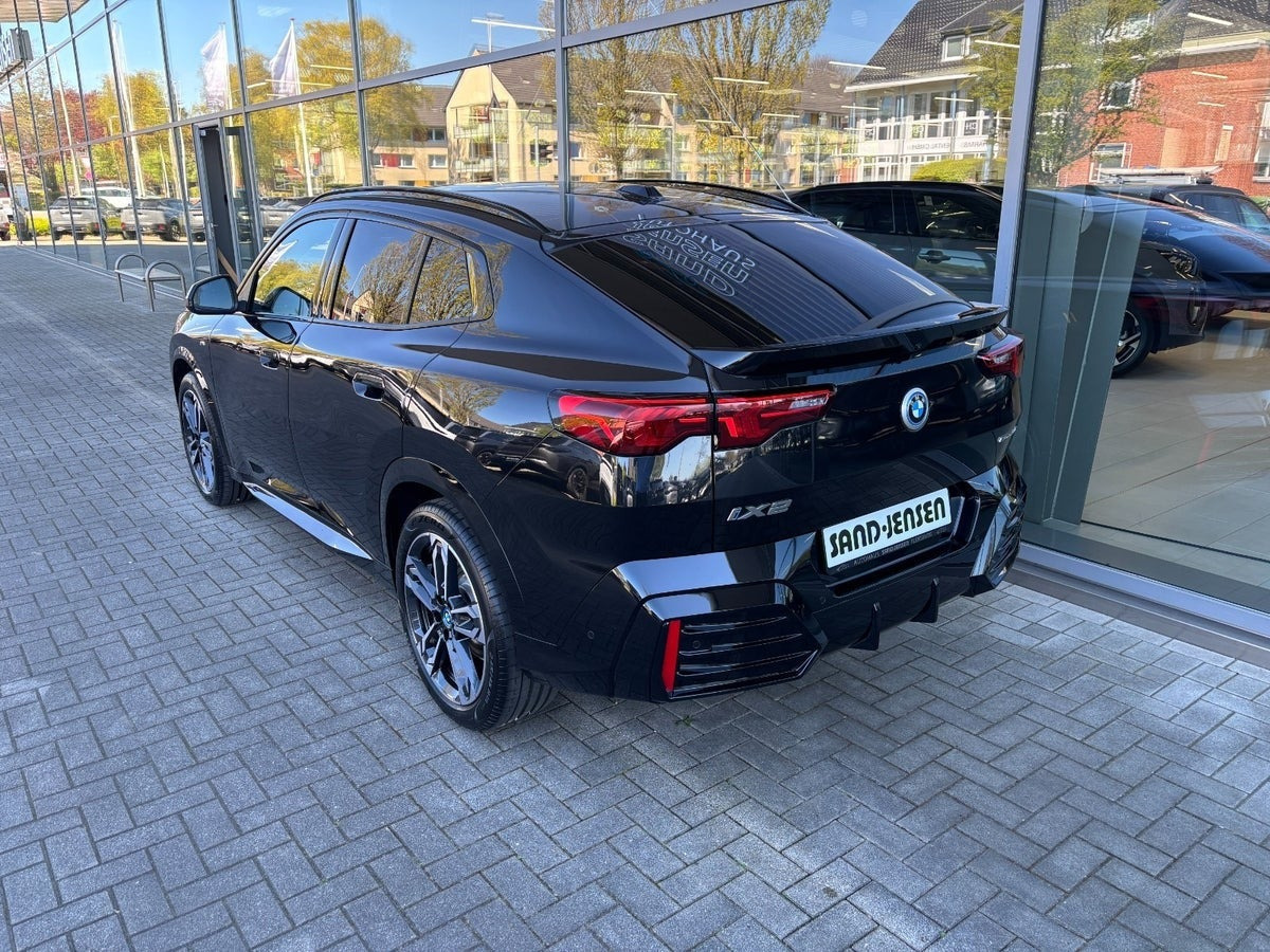 Sort BMW iX2 fra 2026