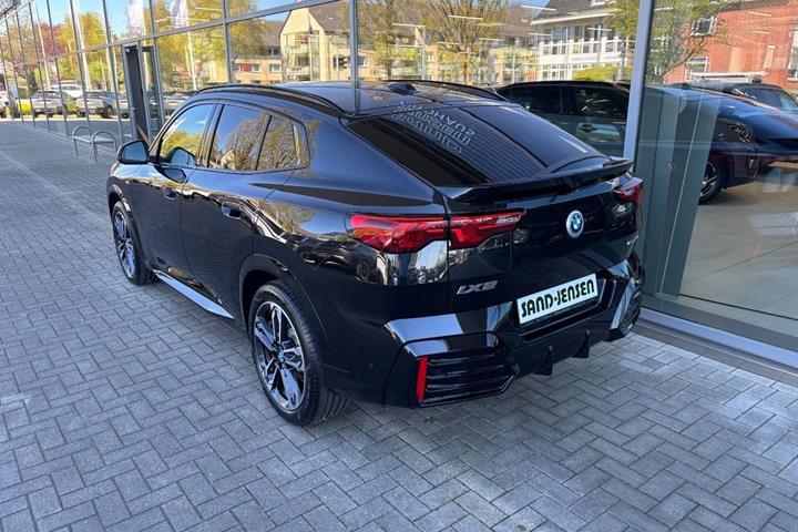 Sort BMW iX2 fra 2026