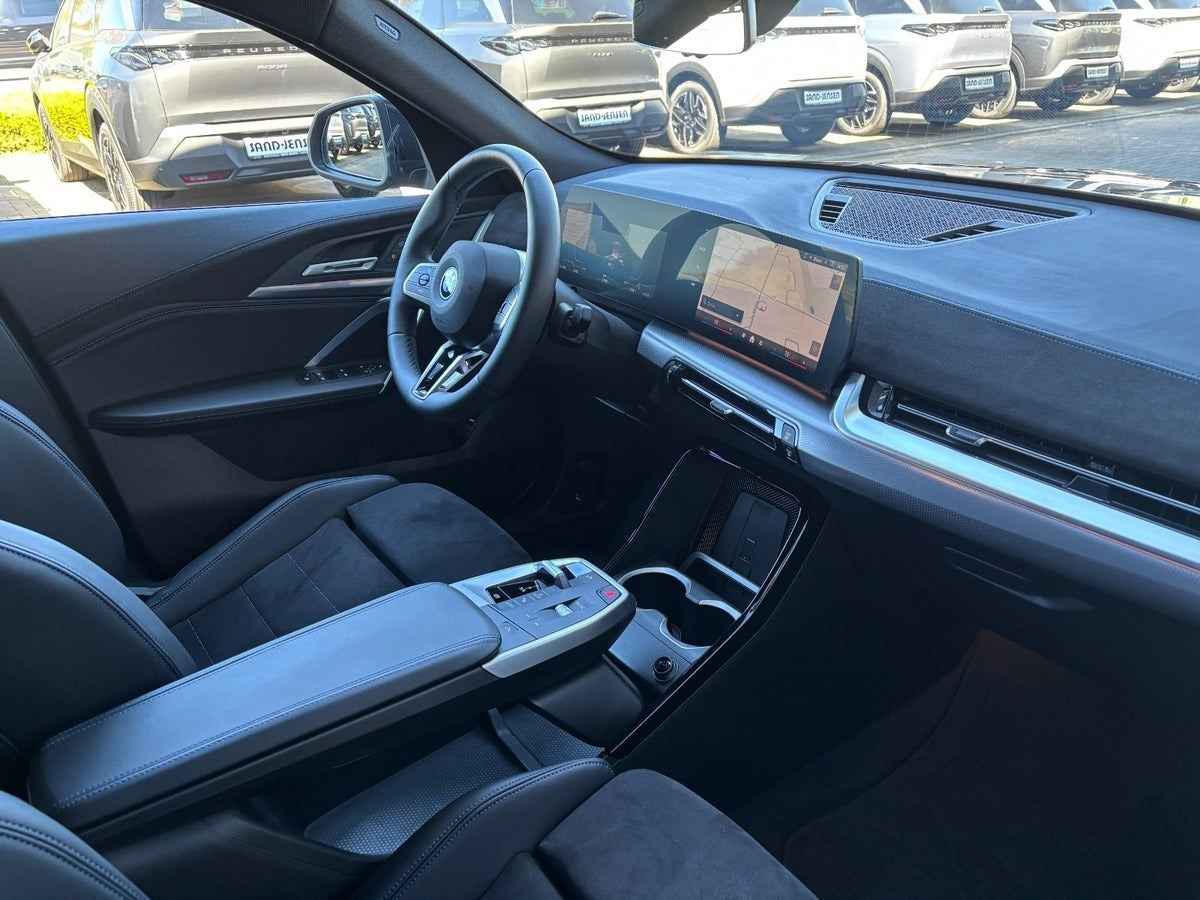 Sort BMW iX2 fra 2026