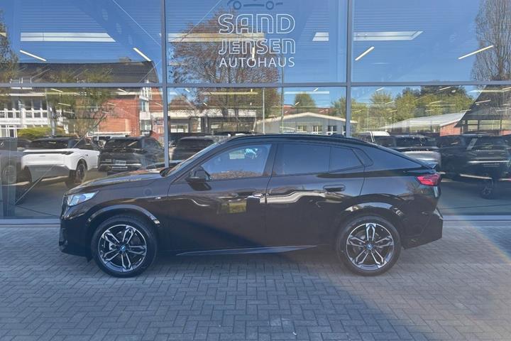 Sort BMW iX2 fra 2026
