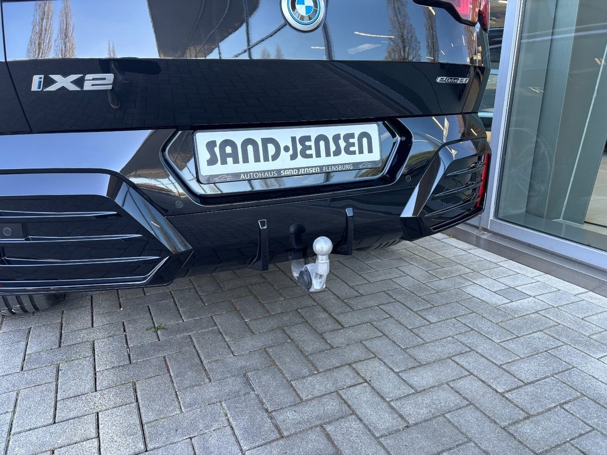 Sort BMW iX2 fra 2026