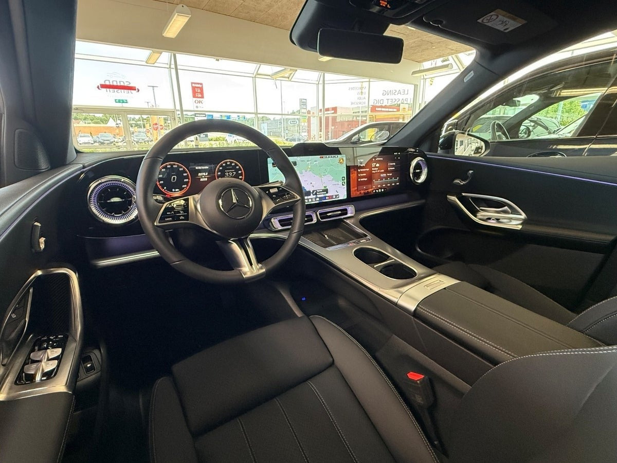 Sort Mercedes GLC400 fra 2026