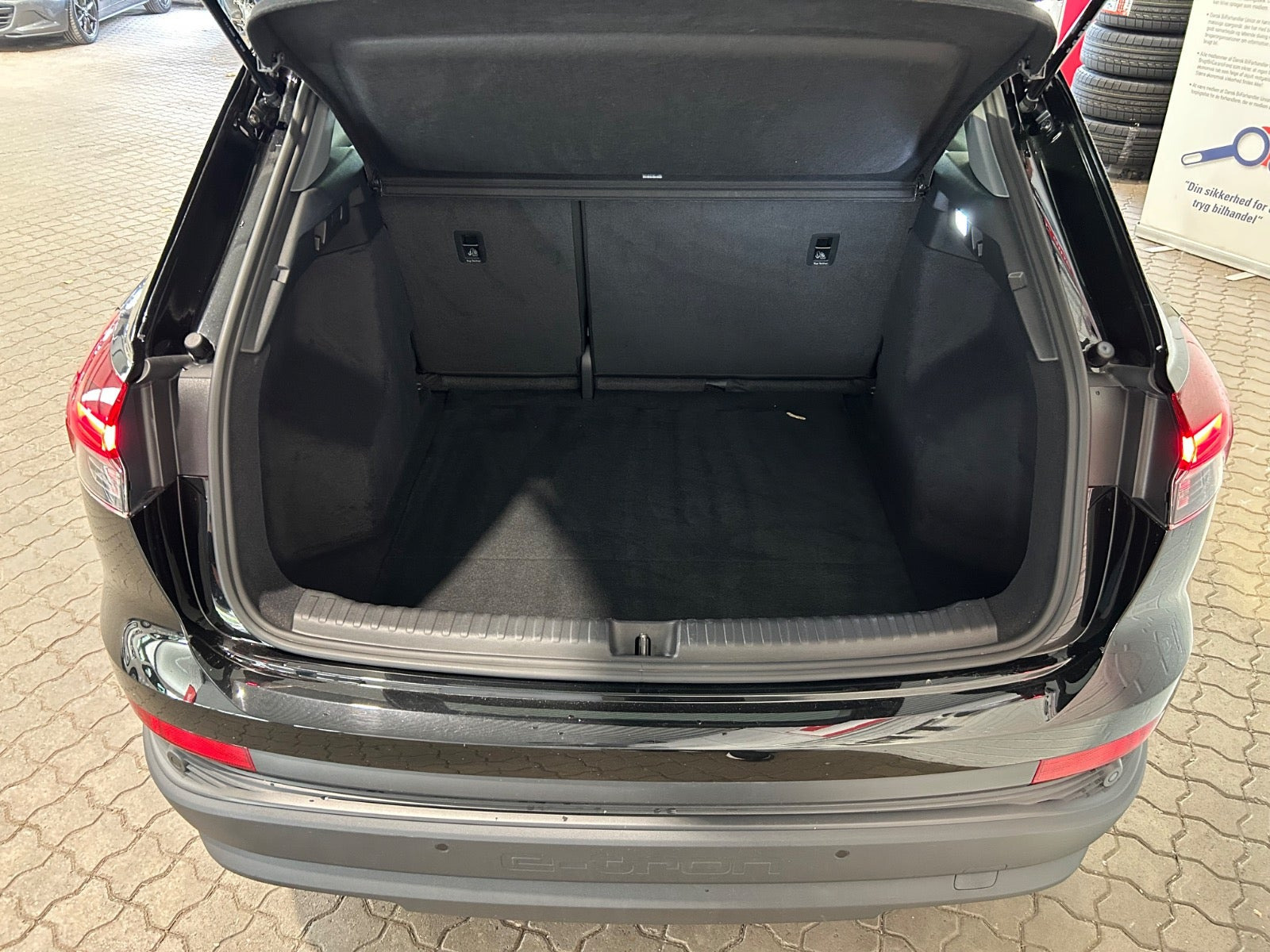 Sort Audi Q4 e-tron fra 2022