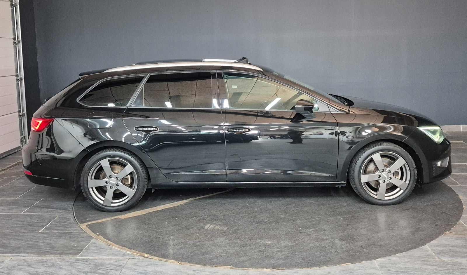 Sort Seat Leon fra 2016