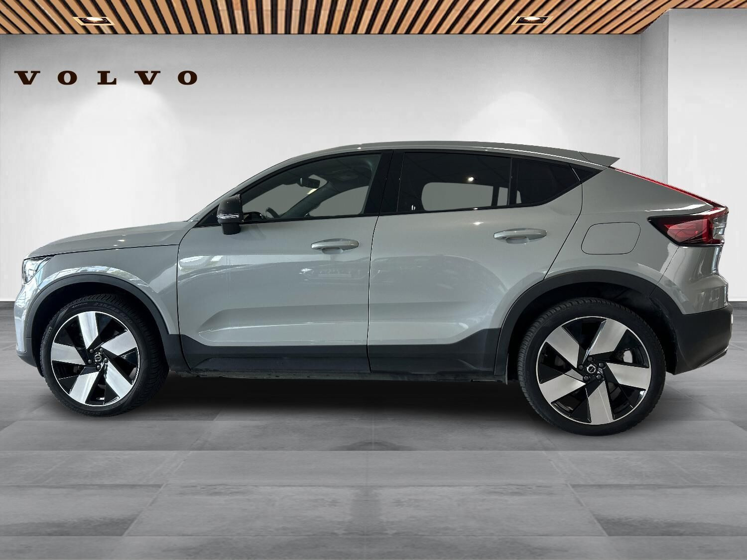 Grå Volvo C40 fra 2024
