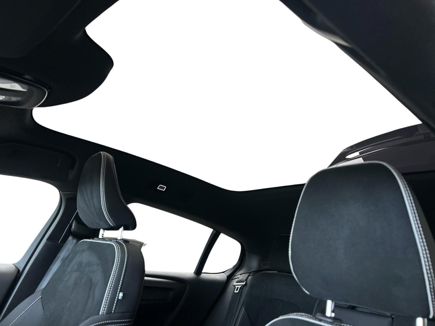 Grå Volvo C40 fra 2024