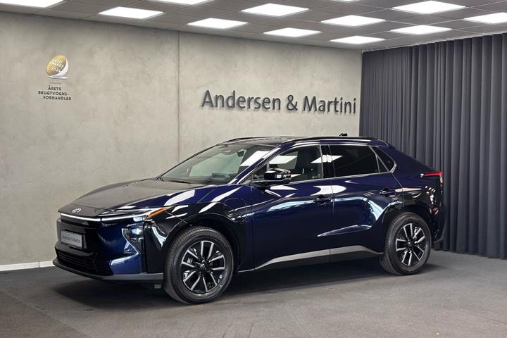 Blå Toyota BZ4X fra 2026