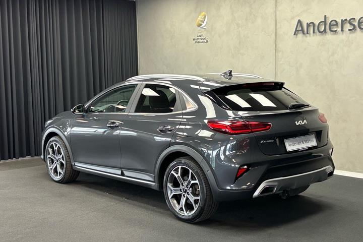 Grå Kia XCeed fra 2022