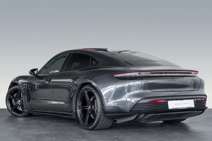 Grå Porsche Taycan fra 2022