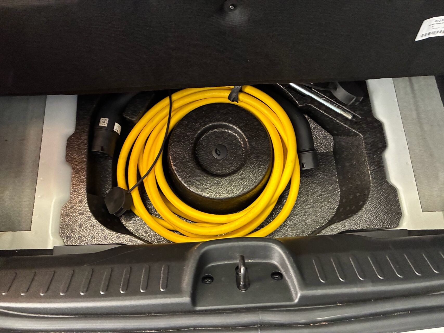 Hvid Fiat 500e fra 2023
