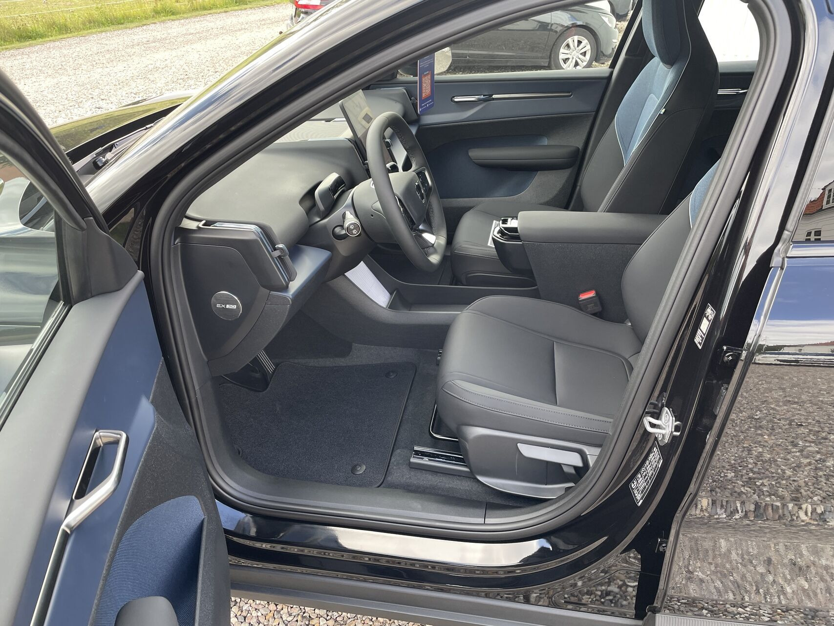 Sort Volvo EX30 fra 2026