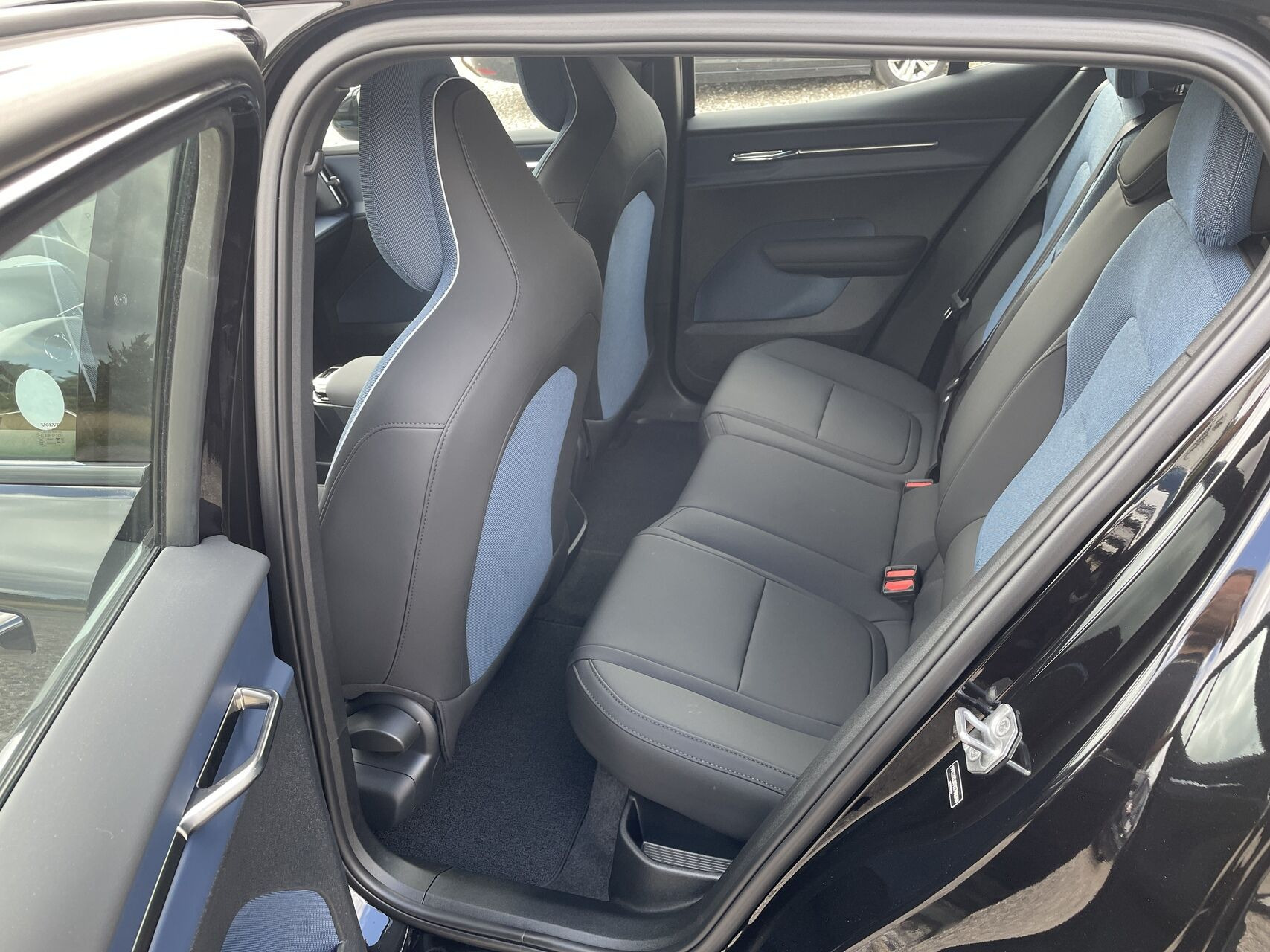 Sort Volvo EX30 fra 2026
