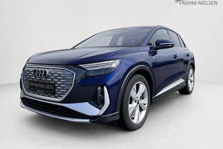 Blå Audi Q4 fra 2021