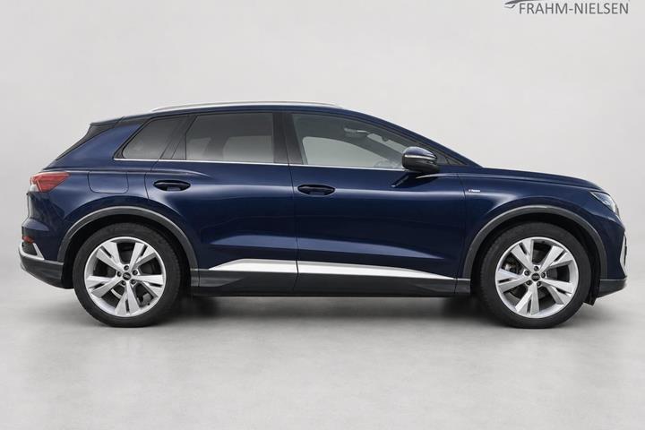 Blå Audi Q4 fra 2021