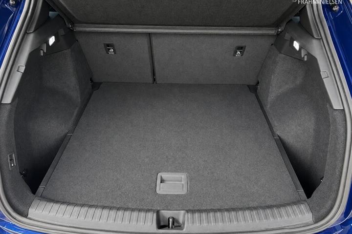 Blå Audi Q4 fra 2021