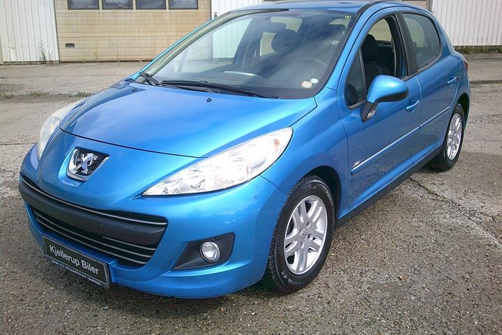 Gul Peugeot 207 fra 2012