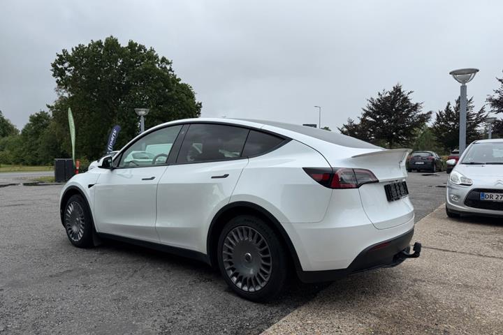 undefined Tesla Model Y fra 2023
