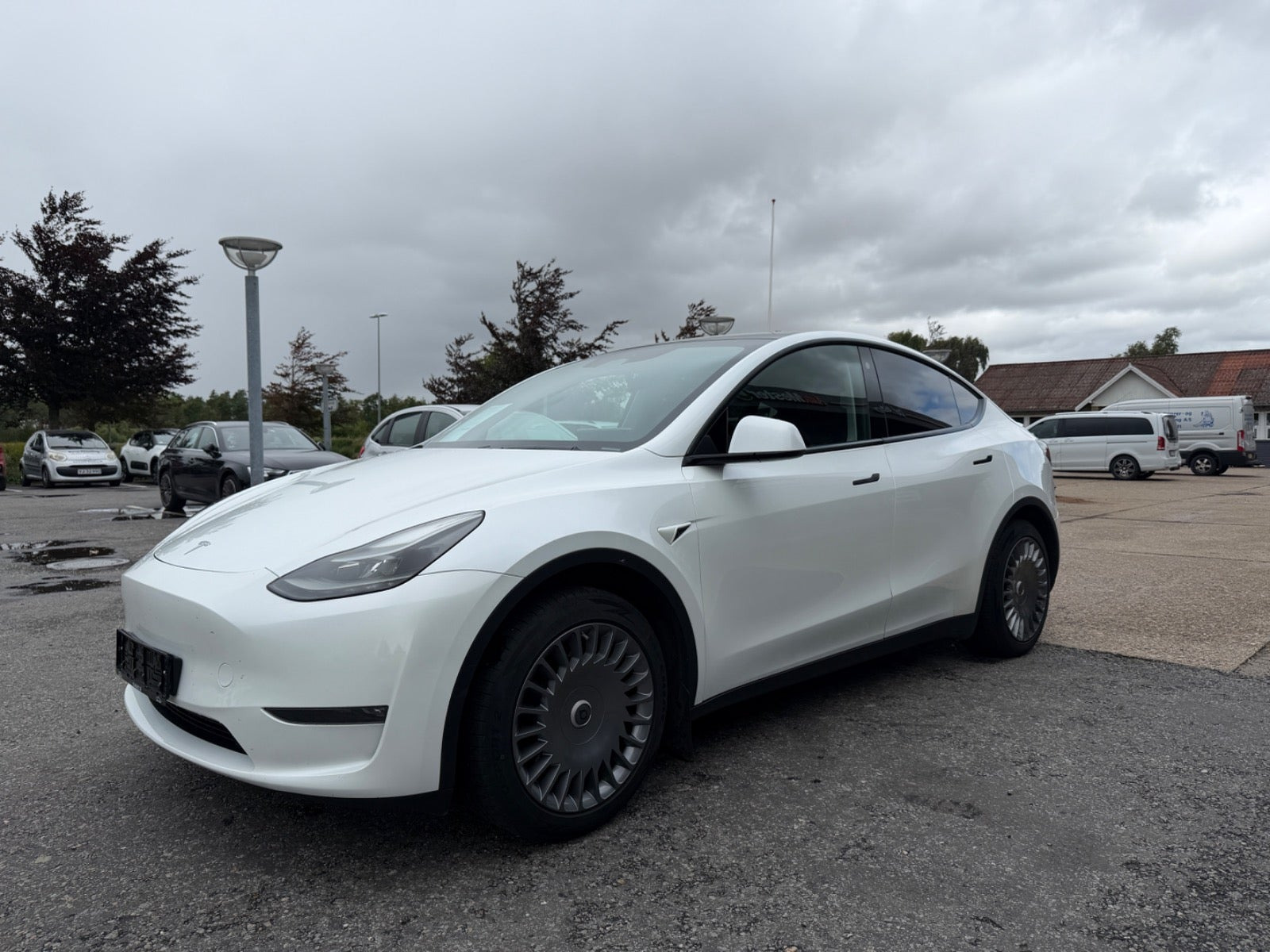 undefined Tesla Model Y fra 2023