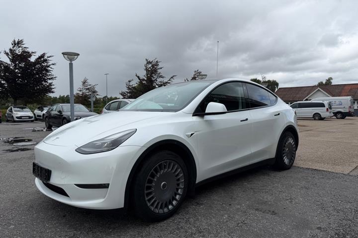 undefined Tesla Model Y fra 2023