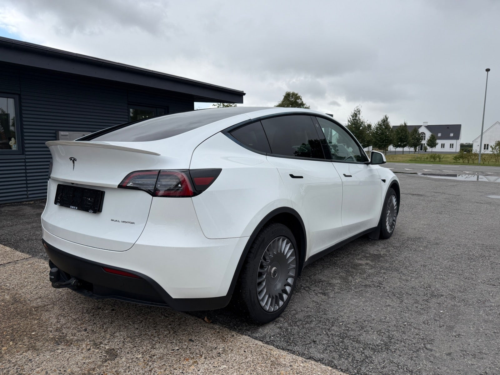 undefined Tesla Model Y fra 2023