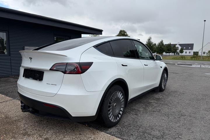 undefined Tesla Model Y fra 2023