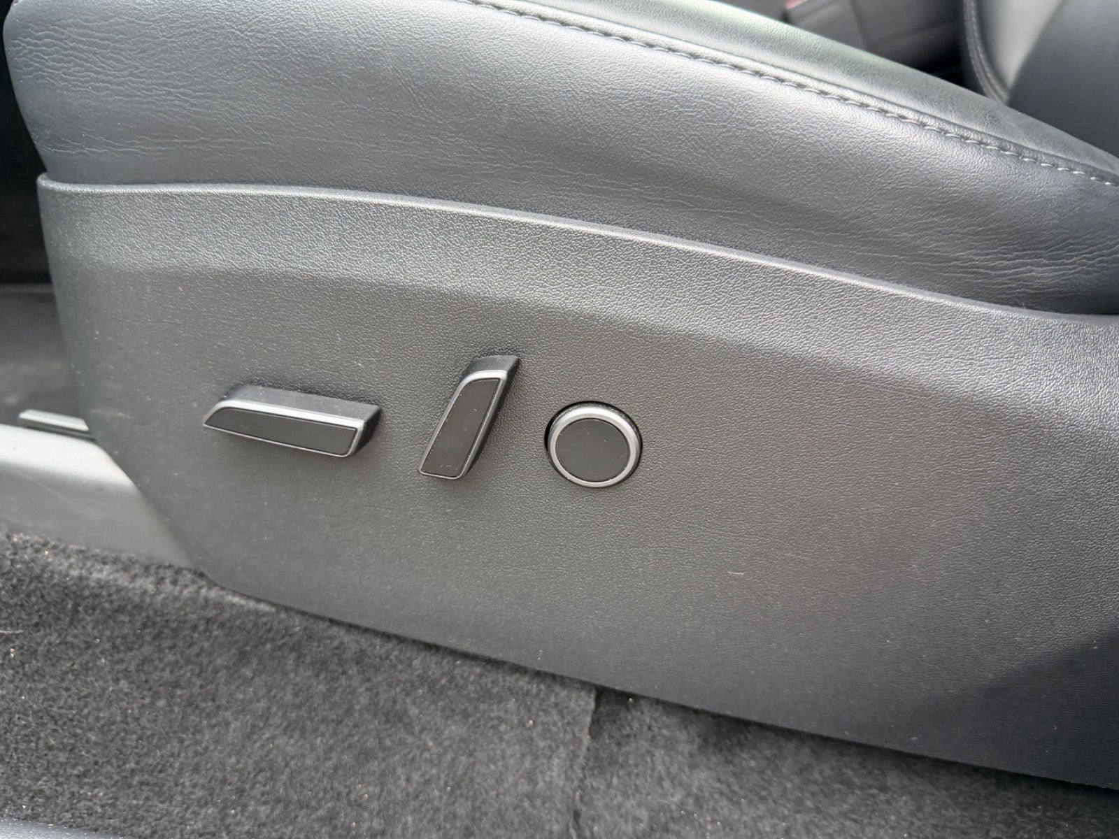 undefined Tesla Model Y fra 2023