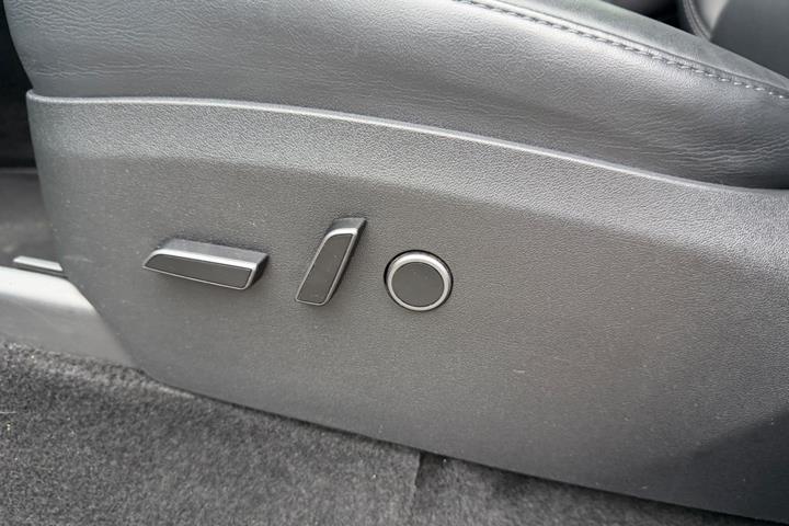 undefined Tesla Model Y fra 2023