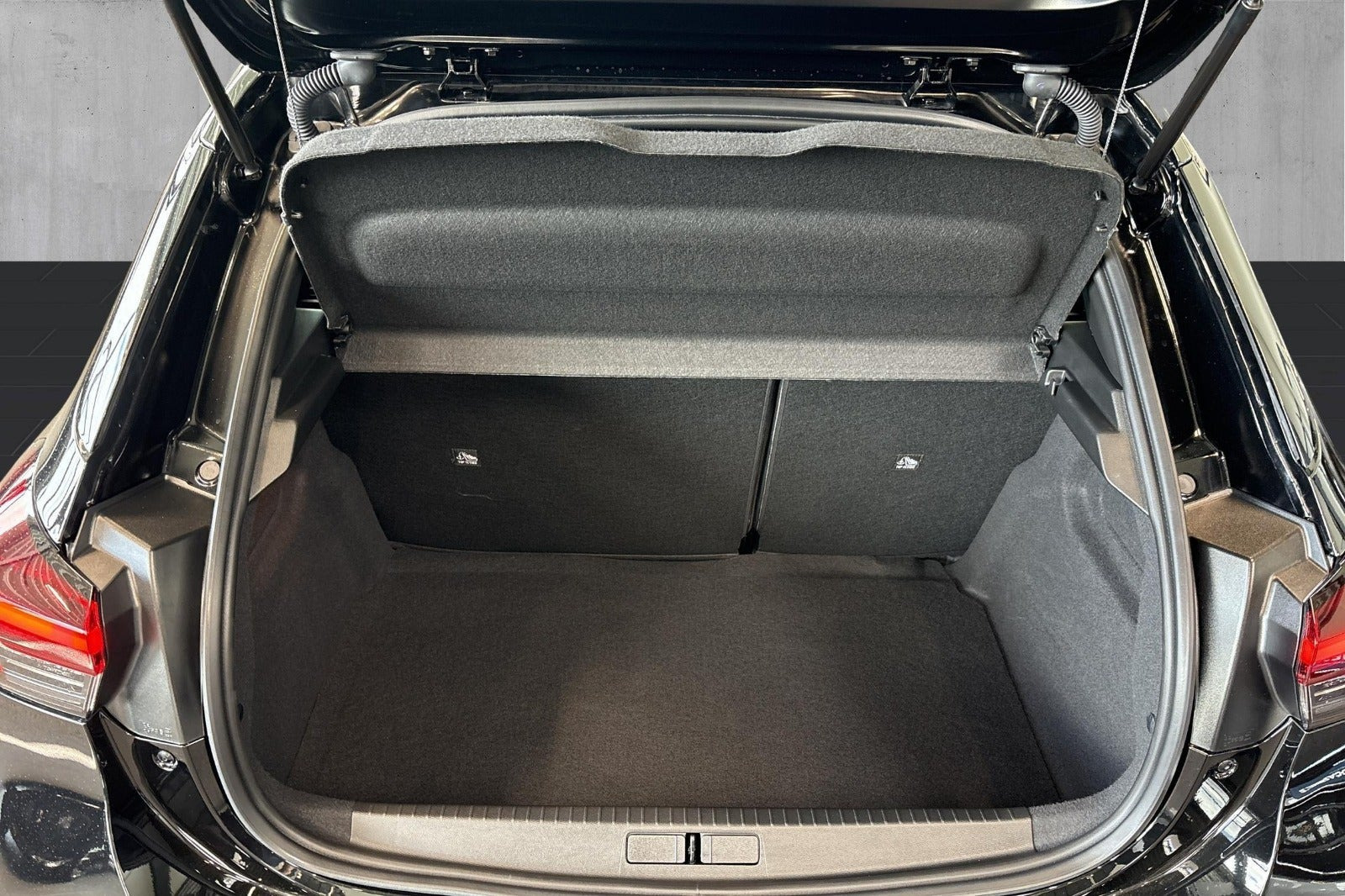 Sort Opel Corsa-e fra 2023