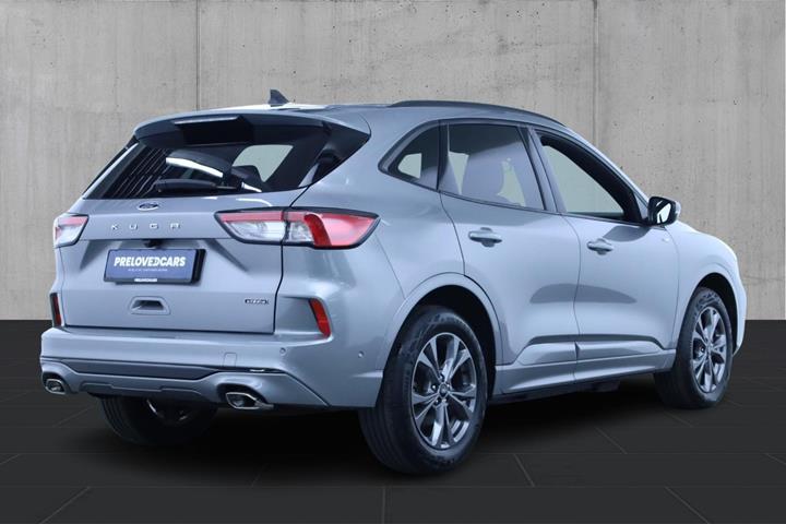 Sølv Ford Kuga fra 2023