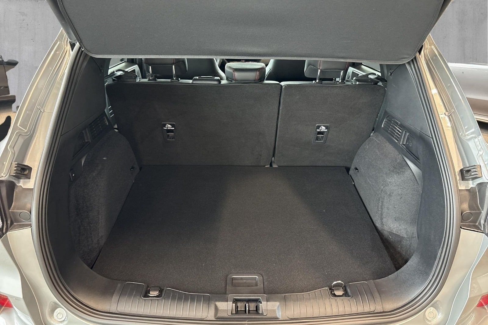 Sølv Ford Kuga fra 2023