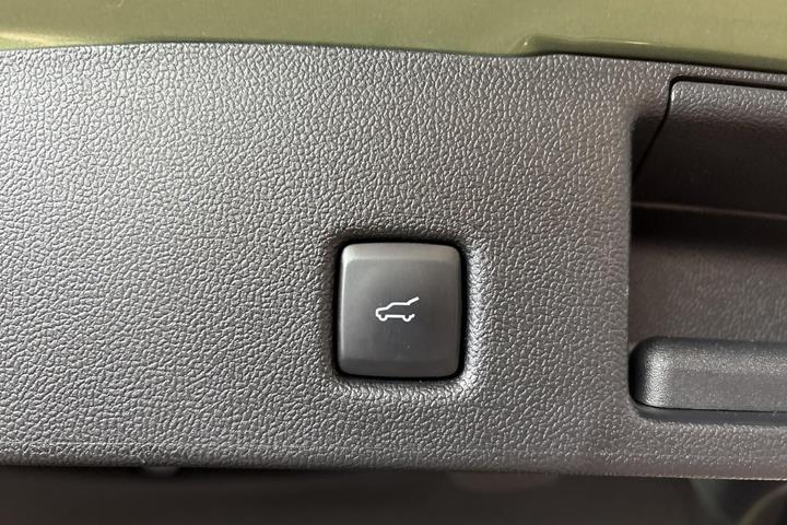 Grøn Ford Kuga fra 2025