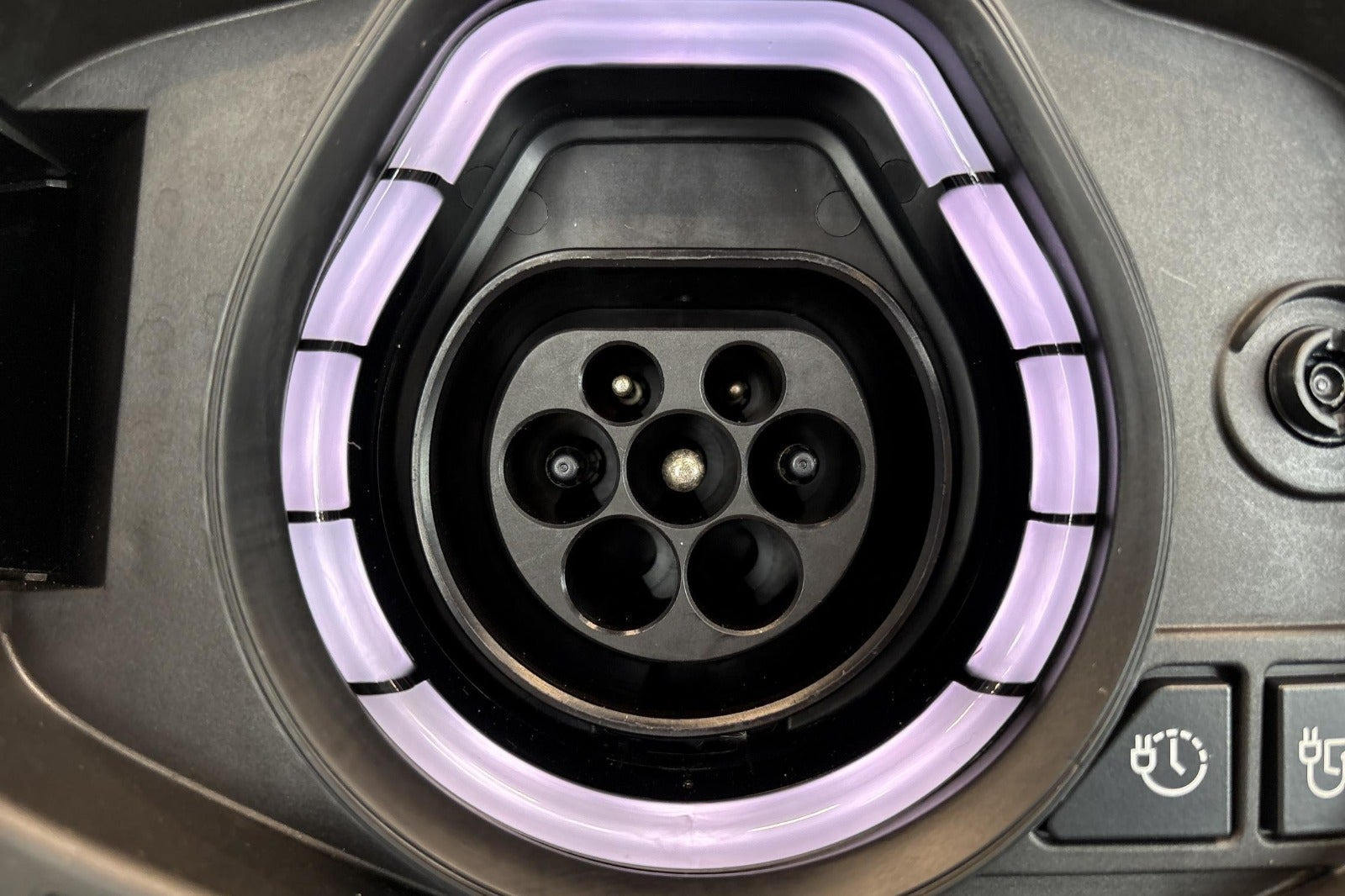 Grøn Ford Kuga fra 2025