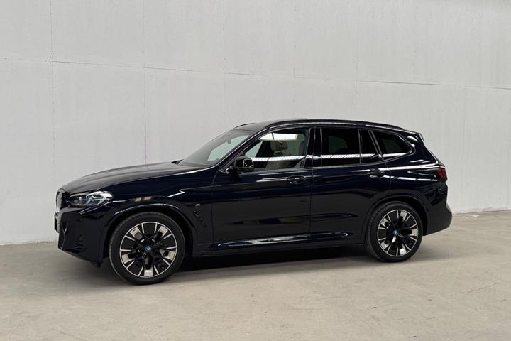 Sort BMW iX3 fra 2023